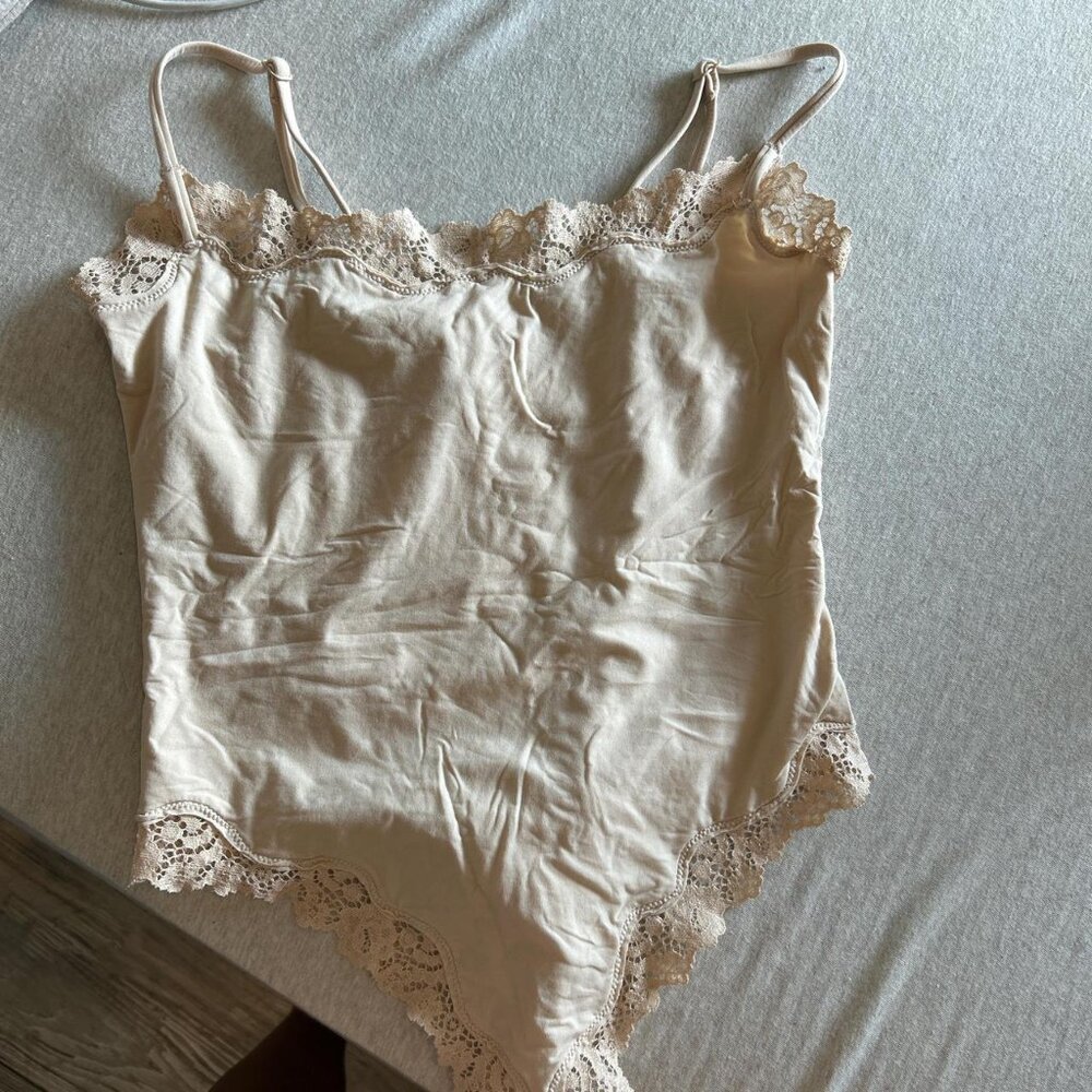 Skims Women's Cream and Tan Bodysuit size M
